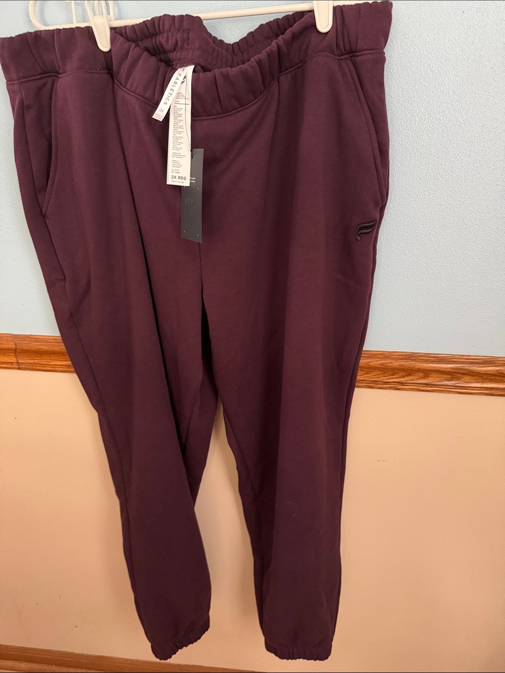 Fabletics Cozy Fleece Go-To Sweatpants Joggers Oxblood Burgundy NWT Women’s 2XL